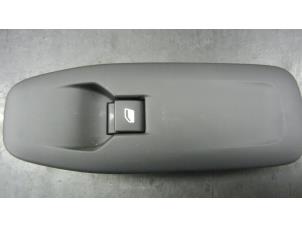 Gebruikte Ruit schakelaar elektrisch Peugeot 208 I (CA/CC/CK/CL) 1.6 Vti 16V Prijs € 19,99 Margeregeling aangeboden door Snuverink Autodemontage