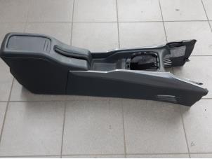 Gebruikte Middenconsoles Peugeot 2008 (CU) 1.2 Vti 12V PureTech 82 Prijs € 59,98 Margeregeling aangeboden door Snuverink Autodemontage