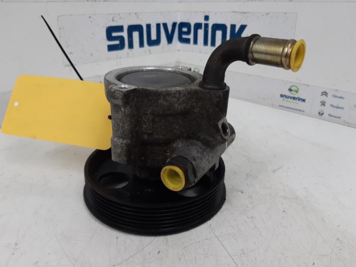 Gebruikte Pomp Servo Renault Laguna II (BG) 1.6 16V Prijs € 34,98 Margeregeling aangeboden door Snuverink Autodemontage