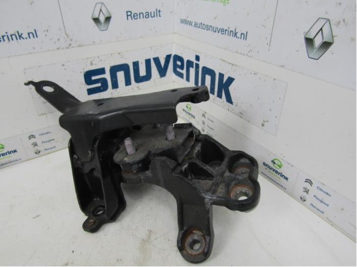 Gebruikte Versnellingsbak Steun Peugeot 108 1.0 12V Prijs € 29,98 Margeregeling aangeboden door Snuverink Autodemontage