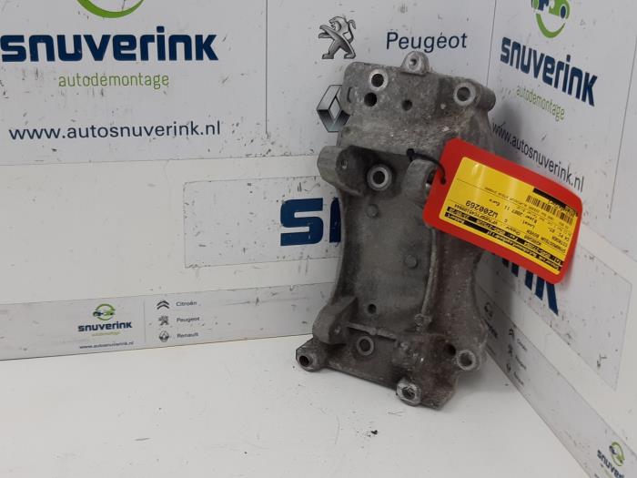 Gebruikte Dynamosteun boven Citroen C4 Picasso (UD/UE/UF) 1.8 16V Prijs € 24,99 Margeregeling aangeboden door Snuverink Autodemontage