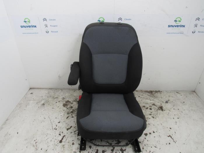 Opel Vivaro Stoelen links voorraad | Onderdelenlijn.nl