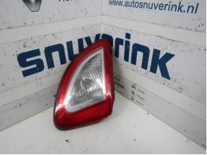 Gebruikte Achteruitrijlicht rechts Renault Twingo II (CN) 1.2 16V Prijs € 20,00 Margeregeling aangeboden door Snuverink Autodemontage