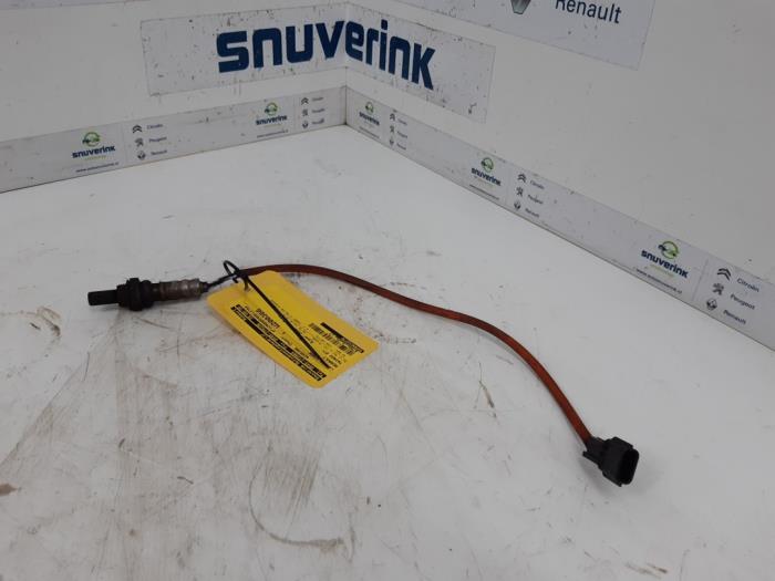 Gebruikte Lambda Sonde Renault Twingo II (CN) 1.2 16V Prijs € 10,33 Margeregeling aangeboden door Snuverink Autodemontage