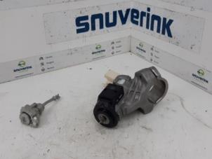 Gebruikte Kontaktslot + Sleutel Peugeot 108 1.0 12V Prijs € 36,00 Margeregeling aangeboden door Snuverink Autodemontage