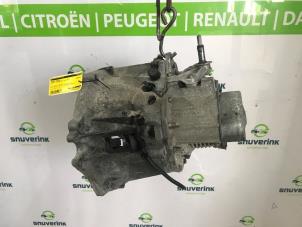 Gebruikte Versnellingsbak Peugeot 308 (4A/C) 1.6 HDi 16V Prijs € 199,98 Margeregeling aangeboden door Snuverink Autodemontage