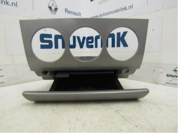 Gebruikte Diversen Peugeot 308 SW (4E/H) 1.6 HDi 16V Prijs € 15,00 Margeregeling aangeboden door Snuverink Autodemontage
