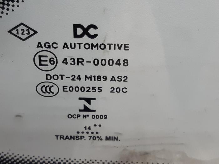 Portierruit 4Deurs rechts-achter van een Renault Twingo III (AH) 0.9 Energy TCE 90 12V 2015
