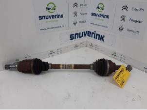 Gebruikte Steekas links-achter Renault Twingo III (AH) 0.9 Energy TCE 90 12V Prijs € 40,50 Margeregeling aangeboden door Snuverink Autodemontage