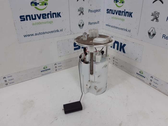 Gebruikte Tank element Pomp Renault Twingo III (AH) 0.9 Energy TCE 90 12V Prijs € 44,00 Margeregeling aangeboden door Snuverink Autodemontage