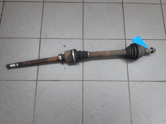 Gebruikte Steekas rechts-voor Peugeot 308 SW (4E/H) 1.6 HDiF 16V Prijs € 28,80 Margeregeling aangeboden door Snuverink Autodemontage