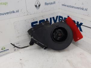 Gebruikte Kachel Ventilatiemotor Citroen C8 (EA/EB) 2.2 16V Prijs € 55,00 Margeregeling aangeboden door Snuverink Autodemontage