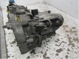 Gebruikte Versnellingsbak Renault Clio II (BB/CB) 1.4 16V Si Prijs € 99,98 Margeregeling aangeboden door Snuverink Autodemontage