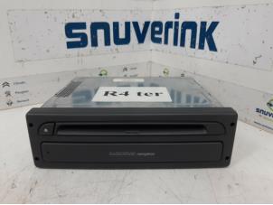 Gebruikte Module Navigatie Renault Megane II CC (EM) 2.0 16V Prijs € 10,33 Margeregeling aangeboden door Snuverink Autodemontage