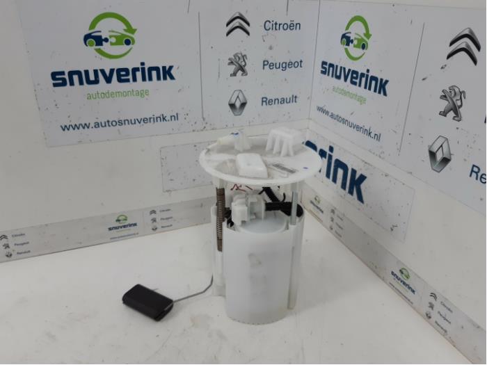 Gebruikte Tank element Pomp Renault Twingo III (AH) 0.9 Energy TCE 90 12V Prijs € 53,24 Inclusief btw aangeboden door Snuverink Autodemontage