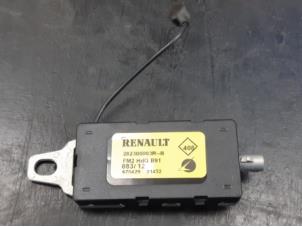 Gebruikte Antenne Versterker Renault Megane III Grandtour (KZ) 1.5 dCi 110 Prijs € 35,00 Margeregeling aangeboden door Snuverink Autodemontage