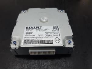 Gebruikte Camera module Renault Megane III Grandtour (KZ) 1.5 dCi 110 Prijs € 150,00 Margeregeling aangeboden door Snuverink Autodemontage