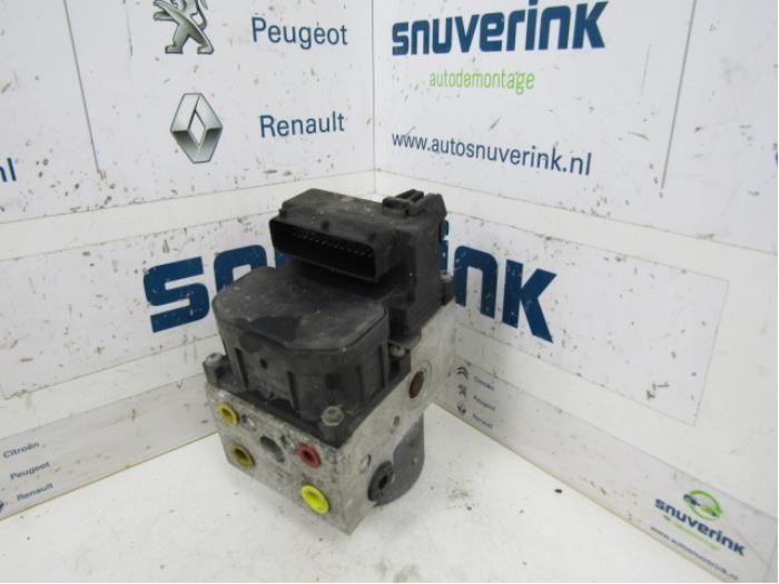 Gebruikte ABS Pomp Renault Megane (BA) 1.6 16V Prijs € 39,98 Margeregeling aangeboden door Snuverink Autodemontage