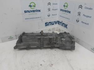 Gebruikte Kleppendeksel Renault Scénic III (JZ) 1.4 16V TCe 130 Prijs € 58,50 Margeregeling aangeboden door Snuverink Autodemontage