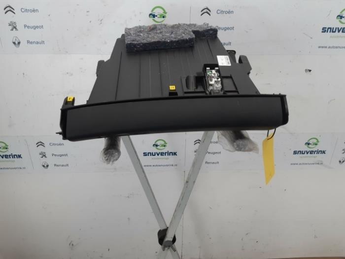 Dashboardkastje van een Renault Megane IV Estate (RFBK) 1.3 TCE 115 16V 2019