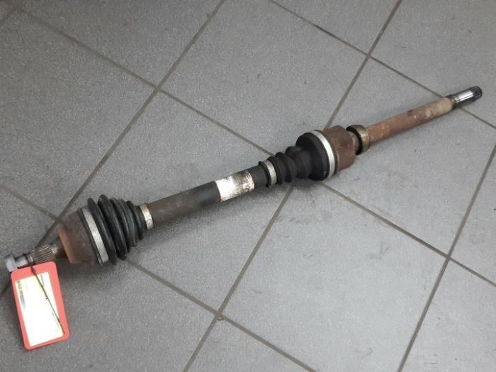Gebruikte Aandrijfas rechts-voor Citroen DS3 (SA) 1.6 16V VTS THP 155 Prijs € 94,50 Margeregeling aangeboden door Snuverink Autodemontage