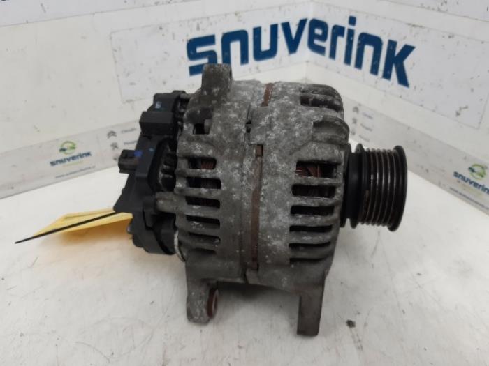 Gebruikte Alternator Renault Clio III (BR/CR) 1.4 16V Prijs € 24,99 Margeregeling aangeboden door Snuverink Autodemontage