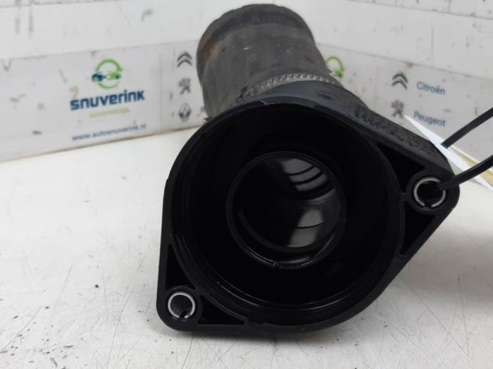 Gebruikte Intercooler Slang Volkswagen Caddy III (2KA,2KH,2CA,2CH) 1.6 TDI 16V Prijs € 37,01 Inclusief btw aangeboden door Snuverink Autodemontage