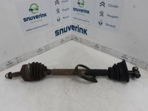 Gebruikte Homokineetas links-voor Renault Scénic I (JA) 2.0 16V RX4 Prijs € 67,49 Margeregeling aangeboden door Snuverink Autodemontage