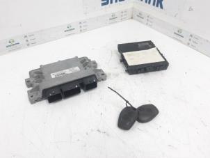 Gebruikte Computer Motormanagement Renault Twingo II (CN) 1.2 16V Prijs € 124,98 Margeregeling aangeboden door Snuverink Autodemontage