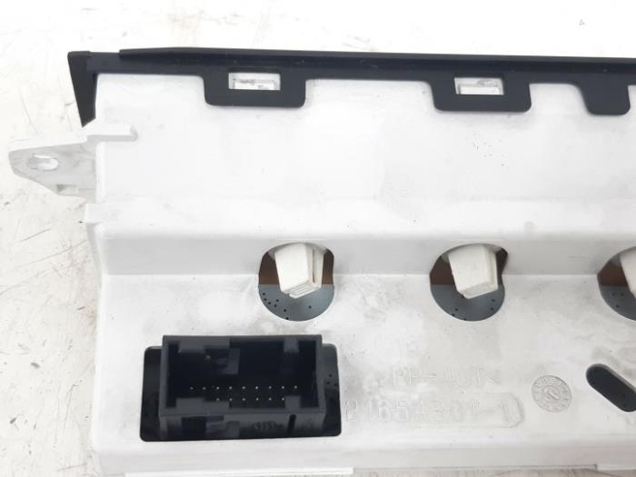 Display Interieur van een Peugeot 807 2.2 HDiF 16V 2003