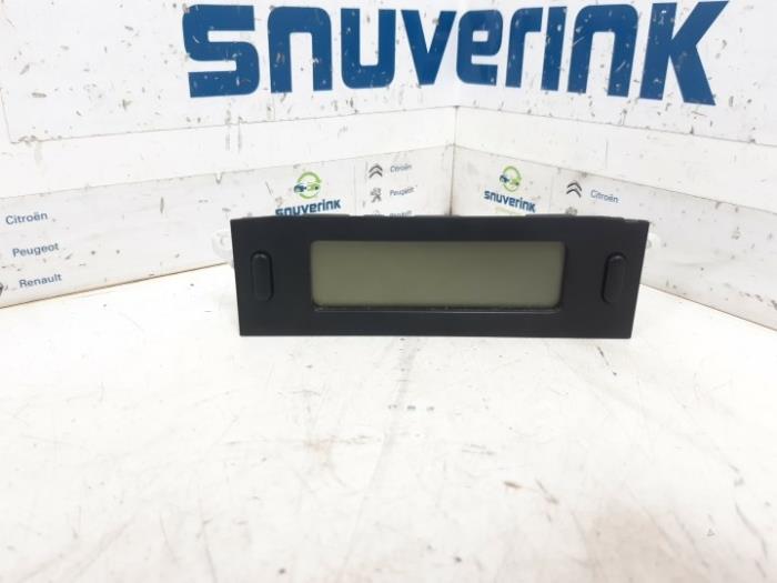 Display Interieur van een Peugeot 807 2.2 HDiF 16V 2003