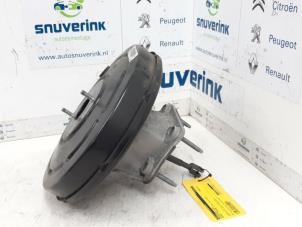 Gebruikte Rembekrachtiger Renault Megane III Grandtour (KZ) 1.5 dCi 110 Prijs € 39,99 Margeregeling aangeboden door Snuverink Autodemontage