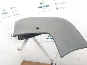 Gebruikte Bumperdeel links-achter Renault Trafic New (FL) 2.0 dCi 16V 90 Prijs € 42,33 Inclusief btw aangeboden door Snuverink Autodemontage