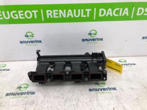 Gebruikte Inlaatspruitstuk Renault Captur (2R) 1.2 TCE 16V EDC Prijs € 75,00 Margeregeling aangeboden door Snuverink Autodemontage