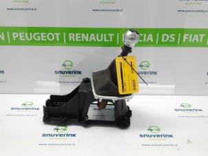 Gebruikte Versnellingspook Renault Laguna III Estate (KT) 2.0 dCi 16V FAP GT Prijs € 50,00 Margeregeling aangeboden door Snuverink Autodemontage