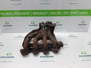 Gebruikte Uitlaatspruitstuk Renault Kangoo/Grand Kangoo (KW) 1.6 16V Prijs € 35,00 Margeregeling aangeboden door Snuverink Autodemontage