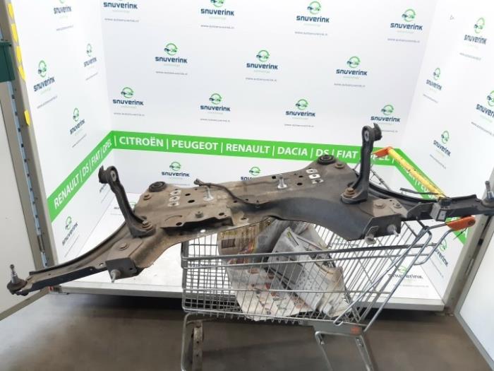 Gebruikte Subframe Renault Laguna III Estate (KT) 2.0 16V Prijs € 67,49 Margeregeling aangeboden door Snuverink Autodemontage