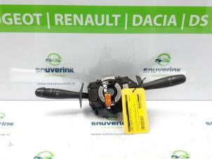 Gebruikte Combischakelaar Stuurkolom Renault Master III (FD/HD) 2.2 dCi 16V Prijs € 72,60 Inclusief btw aangeboden door Snuverink Autodemontage