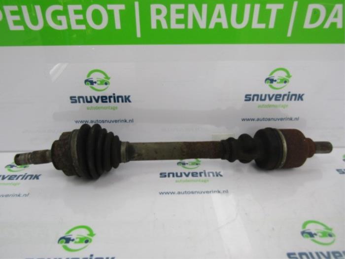 Gebruikte Steekas links-voor Peugeot 307 SW (3H) 2.0 16V Prijs € 39,98 Margeregeling aangeboden door Snuverink Autodemontage