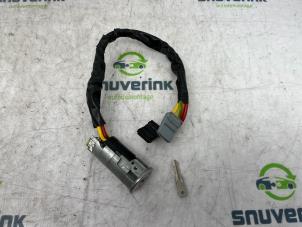 Gebruikte Kontaktslot + Sleutel Renault Laguna I (B56) 1.6 16V Prijs € 40,00 Margeregeling aangeboden door Snuverink Autodemontage