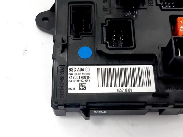 Computer Diversen van een Peugeot 407 SW (6E) 2.0 16V 2005