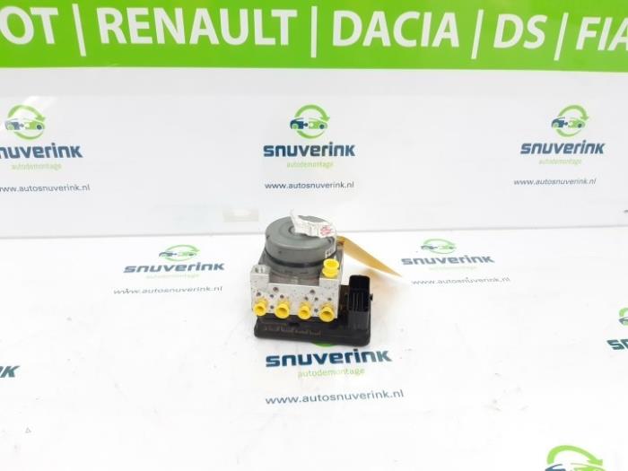 Gebruikte ABS Pomp Renault Megane IV Estate (RFBK) 1.2 Energy TCE 130 Prijs op aanvraag aangeboden door Snuverink Autodemontage