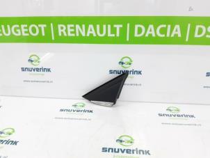 Gebruikte Sierlijst Renault Megane IV Estate (RFBK) 1.2 Energy TCE 130 Prijs € 24,20 Inclusief btw aangeboden door Snuverink Autodemontage