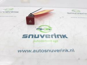 Gebruikte Gevarenlicht Schakelaar Citroen Berlingo 1.6 Hdi 75 Prijs op aanvraag aangeboden door Snuverink Autodemontage