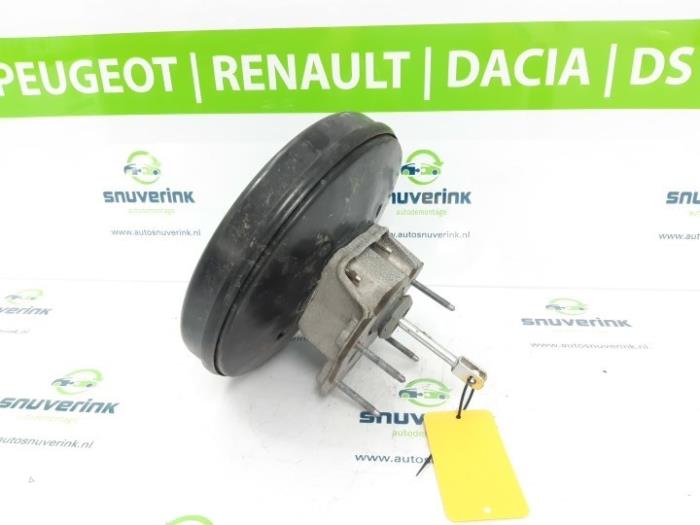Gebruikte Rembekrachtiger Renault Megane IV Estate (RFBK) 1.2 Energy TCE 130 Prijs € 114,95 Inclusief btw aangeboden door Snuverink Autodemontage