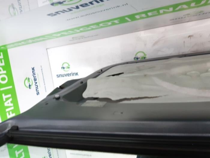 Schuifdeur rechts van een Peugeot 1007 (KM) 1.4 2006