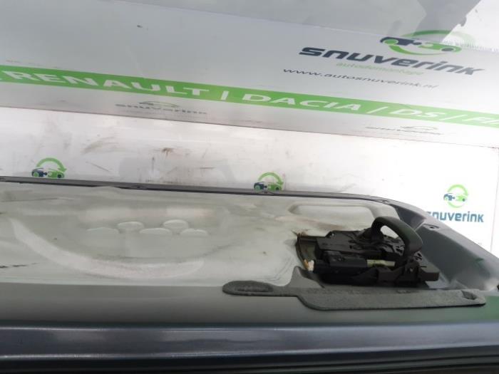 Schuifdeur rechts van een Peugeot 1007 (KM) 1.4 2006