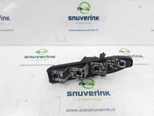 Gebruikte Fitting Achterlicht links Renault Scénic II (JM) 1.9 dCi 120 Prijs € 23,00 Margeregeling aangeboden door Snuverink Autodemontage