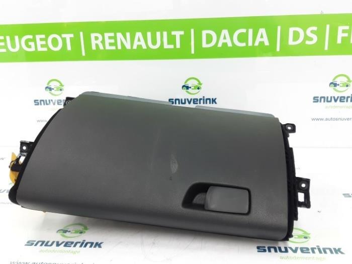 Dashboardkastje van een Renault Megane IV (RFBB) 1.5 Energy dCi 110 2017