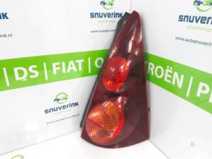 Gebruikte Achterlicht rechts Peugeot 107 1.0 12V Prijs € 40,00 Margeregeling aangeboden door Snuverink Autodemontage